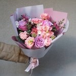 Пока ты спал: пионовидные розы, ажурный лизиантус и другие свежие цветы в Санкт-Петербурге - Фотография 3