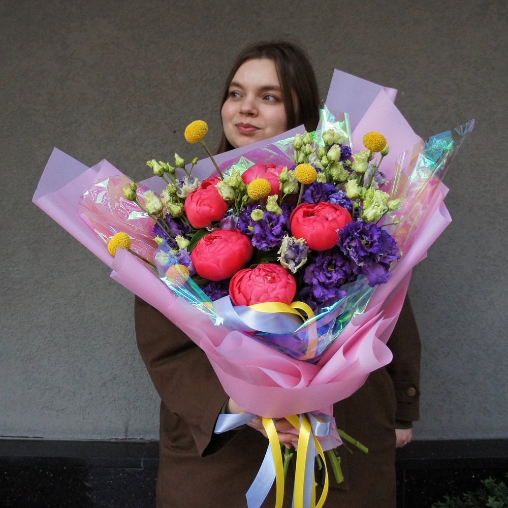 Я, ты, ночь, луна: коралловые пионы, космическая краспедия, загадочная эустома