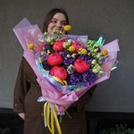 Я, ты, ночь, луна: коралловые пионы, космическая краспедия, загадочная эустома в Санкт-Петербурге - Фотография 8