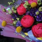 Я, ты, ночь, луна: коралловые пионы, космическая краспедия, загадочная эустома в Санкт-Петербурге - Фотография 3