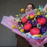 Я, ты, ночь, луна: коралловые пионы, космическая краспедия, загадочная эустома в Санкт-Петербурге - Фотография 2