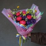 Я, ты, ночь, луна: коралловые пионы, космическая краспедия, загадочная эустома в Санкт-Петербурге - Фотография 4