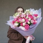 Этим летом: дуо-букет пионовидных роз и кружевной эустомы в Санкт-Петербурге - Фотография 4