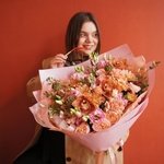 Букет для директора школы в персиковых оттенках в Санкт-Петербурге - Фотография 12