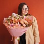 Букет для директора школы в персиковых оттенках в Санкт-Петербурге - Фотография 15