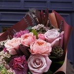 Бонни: пионовидные розы, ароматная маттиола, ваксфлаур и другие цветы в Санкт-Петербурге - Фотография 9