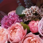 Бонни: пионовидные розы, ароматная маттиола, ваксфлаур и другие цветы в Санкт-Петербурге - Фотография 5