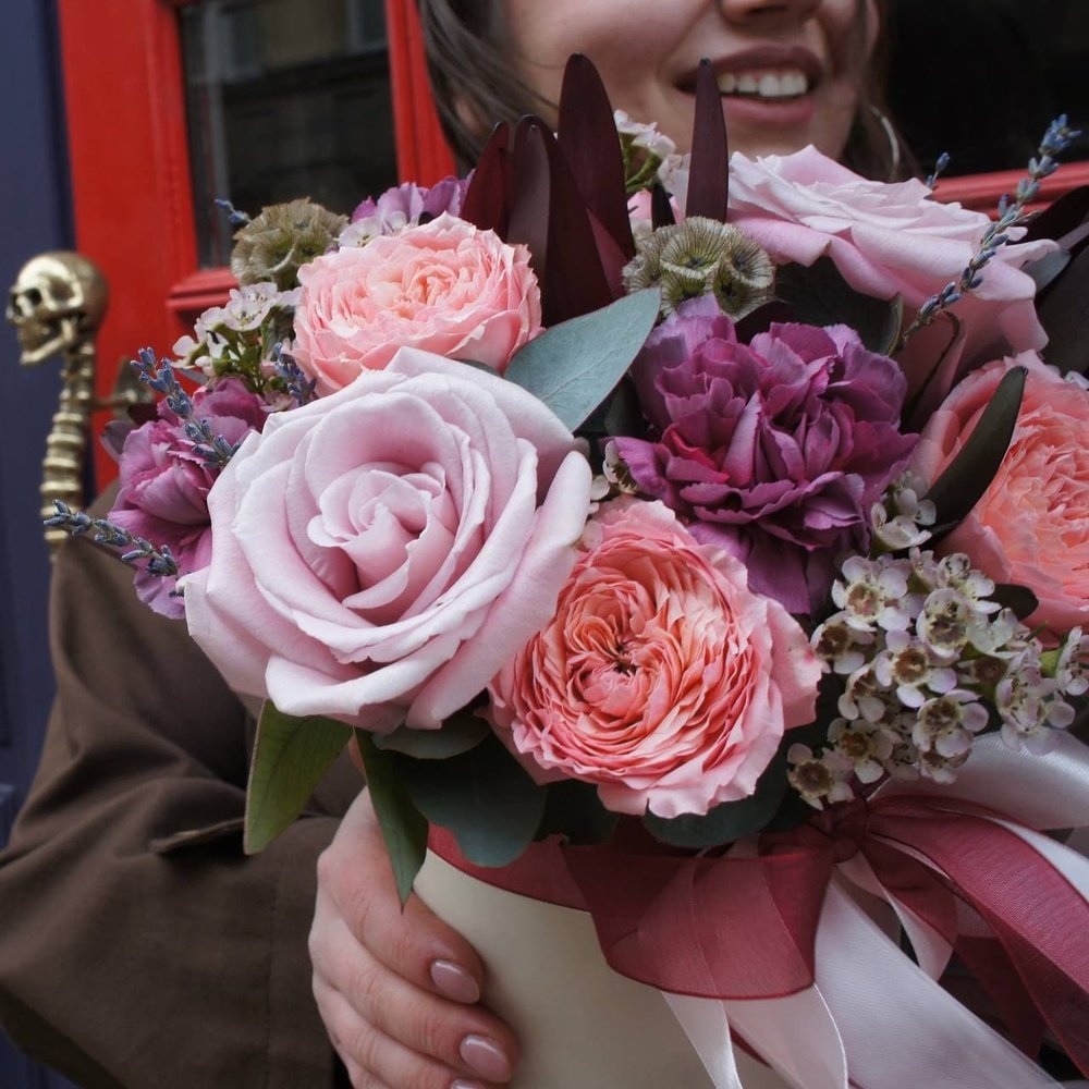 Клайд: пионовидные розы, ароматная маттиола, ваксфлаур и другие цветы