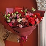 Этиметей: пионовидные розы, альстромерия и бронзовые ветви эвкалипта в Санкт-Петербурге - Фотография 9