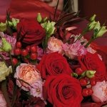 Этиметей: пионовидные розы, альстромерия и бронзовые ветви эвкалипта в Санкт-Петербурге - Фотография 4