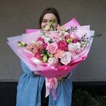 Роса нежности: кружевная эустома, пионовидные розы и фактурная маттиола в Санкт-Петербурге - Фотография 10