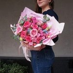 Принцесса Мононоке: розовые пионовидные розы, твидия и лизиантус в Санкт-Петербурге - Фотография 2