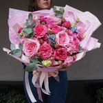 Принцесса Мононоке: розовые пионовидные розы, твидия и лизиантус в Санкт-Петербурге - Фотография 1