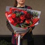 Гренадин: бордовые пионы и розы Дарк Экспрешн в Санкт-Петербурге - Фотография 1