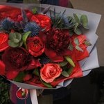 Гренадин: бордовые пионы и розы Дарк Экспрешн в Санкт-Петербурге - Фотография 5