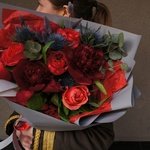 Гренадин: бордовые пионы и розы Дарк Экспрешн в Санкт-Петербурге - Фотография 2