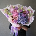 Тающие ледники: густомахровые пионы, гортензия и другие цветы в Санкт-Петербурге - Фотография 1