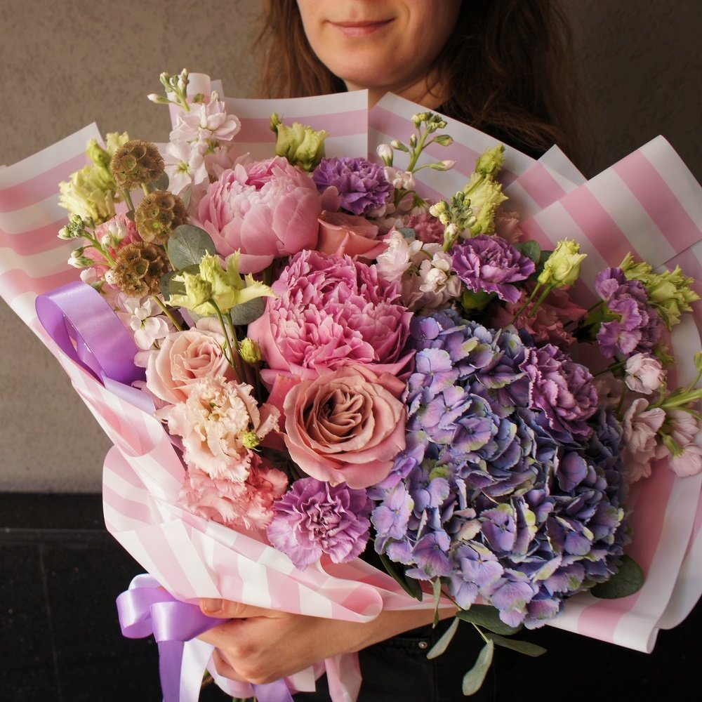 Тающие ледники: густомахровые пионы, гортензия и другие цветы