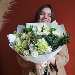 Букет «На склоне Хуаша: тропический кактус, фрезия и южноафриканская бруния» Букет «На склоне Хуаша: тропический кактус, фрезия и южноафриканская бруния»