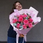 Иоланта: розовые пионовидные розы Пинк Пиано и ароматный эвкалипт в Санкт-Петербурге - Фотография 4