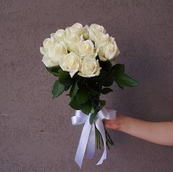 Букет Розы белые недорого: 11 цветков, высота 50 см