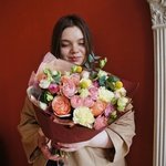 Дионис: пионовидные розы, янтарная краспедия и эустома. Букет руководителю в Санкт-Петербурге - Фотография 3