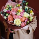 Дионис: пионовидные розы, янтарная краспедия и эустома. Букет руководителю в Санкт-Петербурге - Фотография 6