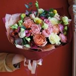 Дионис: пионовидные розы, янтарная краспедия и эустома. Букет руководителю в Санкт-Петербурге - Фотография 2