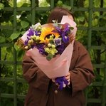 Амаретто: яркий подсолнух, ирисы и кружевная эустома в Санкт-Петербурге - Фотография 11