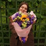 Амаретто: яркий подсолнух, ирисы и кружевная эустома в Санкт-Петербурге - Фотография 7