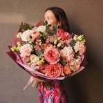 Попурри: пионовидные розы, фактурная гвоздика и другие цветы в Санкт-Петербурге - Фотография 5