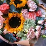 Жаркое лето: подсолнухи, пионовидные розы и другие цветы в Санкт-Петербурге - Фотография 2 Жаркое лето: подсолнухи, пионовидные розы и другие цветы в Санкт-Петербурге - Фотография 2