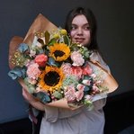 Жаркое лето: подсолнухи, пионовидные розы и другие цветы в Санкт-Петербурге - Фотография 7 Жаркое лето: подсолнухи, пионовидные розы и другие цветы в Санкт-Петербурге - Фотография 7