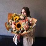 Жаркое лето: подсолнухи, пионовидные розы и другие цветы в Санкт-Петербурге - Фотография 13 Жаркое лето: подсолнухи, пионовидные розы и другие цветы в Санкт-Петербурге - Фотография 13