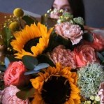 Жаркое лето: подсолнухи, пионовидные розы и другие цветы в Санкт-Петербурге - Фотография 9 Жаркое лето: подсолнухи, пионовидные розы и другие цветы в Санкт-Петербурге - Фотография 9
