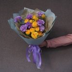 Палящее солнце: пионовидная роза, фактурные гвоздики и яркие текстурные соцветия краспедии в Санкт-Петербурге - Фотография 5