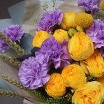 Палящее солнце: пионовидная роза, фактурные гвоздики и яркие текстурные соцветия краспедии в Санкт-Петербурге - Фотография 8