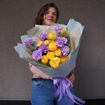 Палящее солнце: пионовидная роза, фактурные гвоздики и яркие текстурные соцветия краспедии в Санкт-Петербурге - Фотография 9