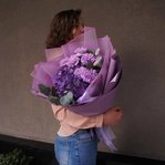 Неоновая ночь: гортензия, лунная гвоздика и ароматный эвкалипт в Санкт-Петербурге - Фотография 4