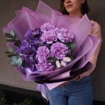 Неоновая ночь: гортензия, лунная гвоздика и ароматный эвкалипт в Санкт-Петербурге - Фотография 1