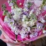 Ароматные цветы недорого: фактурная маттиола микс. Доставка букета в Санкт-Петербурге - Фотография 8