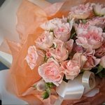 Кустовые розы недорого: нежная фактура и лёгкий цветочный аромат в Санкт-Петербурге - Фотография 5