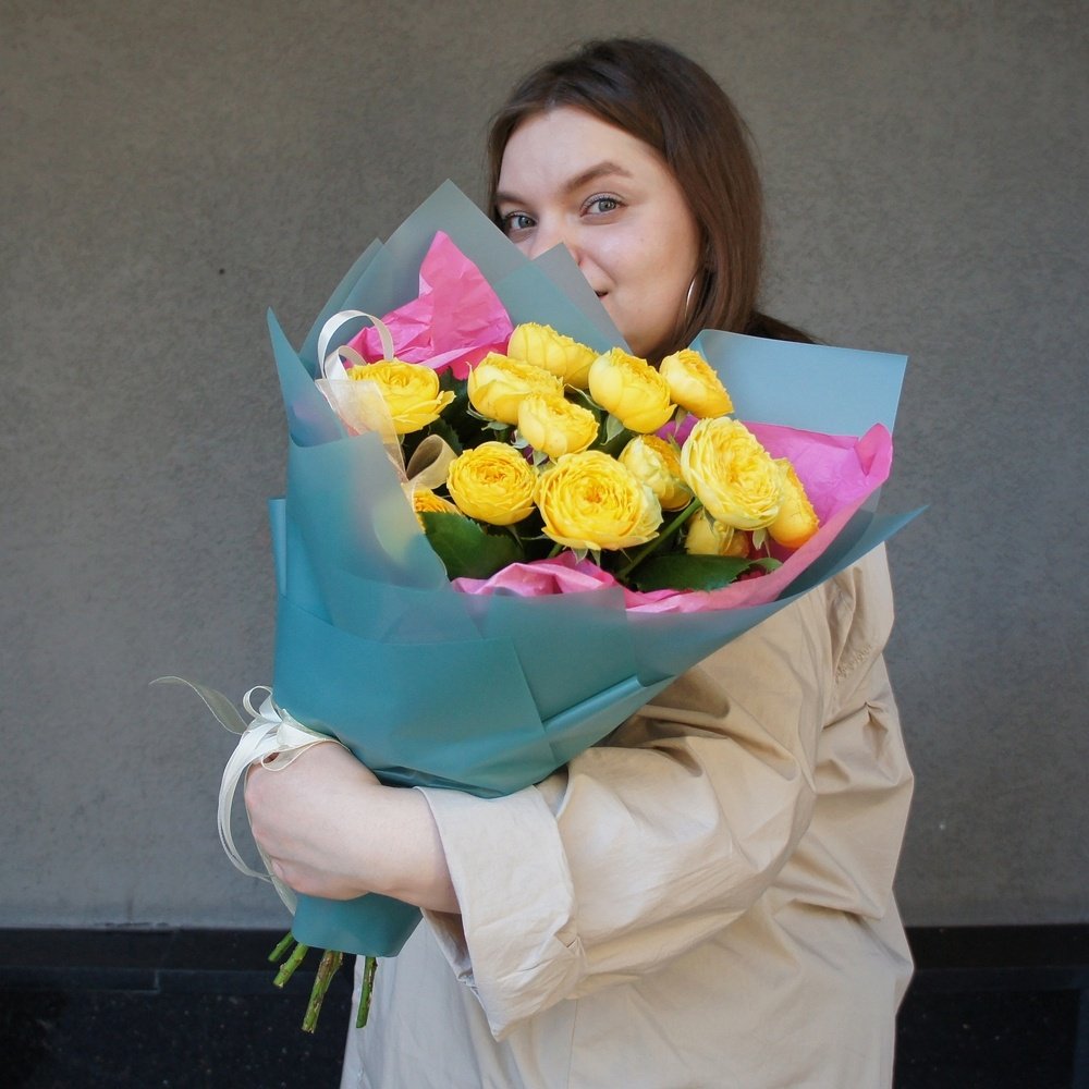 Эффектные пионовидные розы по акции