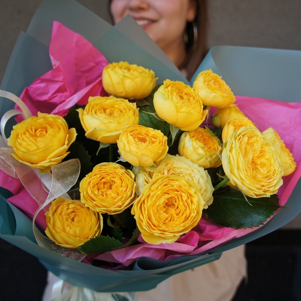 Эффектные пионовидные розы по акции