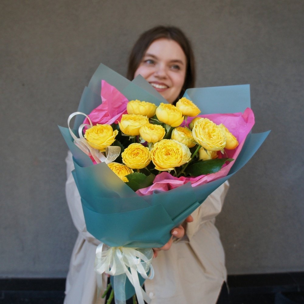 Эффектные пионовидные розы по акции