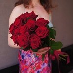 Красные розы недорого: 15 цветков, высота 50 см. Санкт-Петербург круглосуточно доставка цветов - Фотография 5