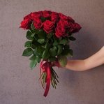 Красные розы недорого: 25 цветков, высота 50 см. Цветы по акции. Доставка круглосуточно в СПб. Санкт-Петербург розы недорого - Фотография 4