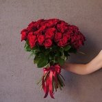 Красные розы недорого: 51 цветок, высота 50 см. Цветы дешево купить СПб. Доставка круглосуточно в Санкт-Петербурге - Фотография 3