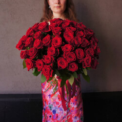 Букет «Красные розы недорого: 51 цветок, высота 50 см»