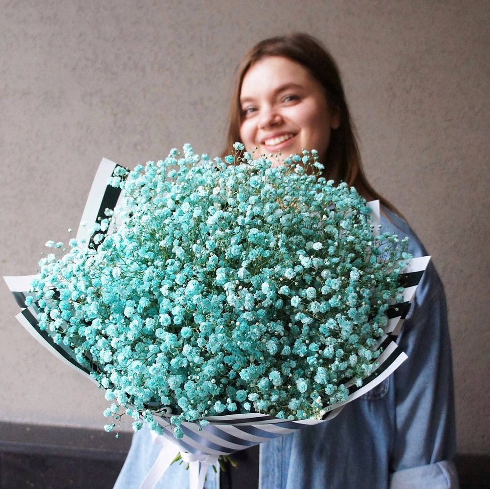 Бирюзовая гипсофила: воздушный букет недорого